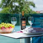 Guest house Azzurro Luxury Trogir