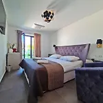 Guest house Azzurro Luxury 4*