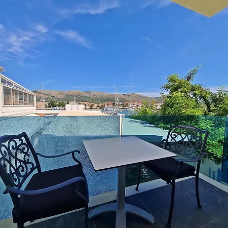 Azzurro Luxury 招待所 特罗吉尔