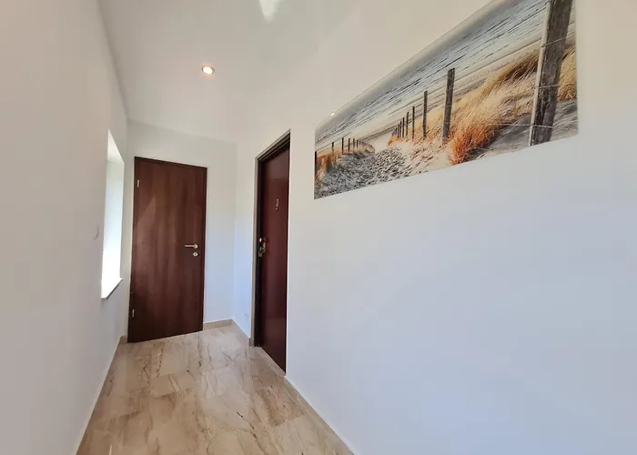 Azzurro Luxury 4* 特罗吉尔